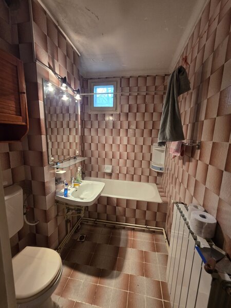 Titan, chiar la intrare in Parcul IOR, pe Lunca Bradului, la Scoala 195