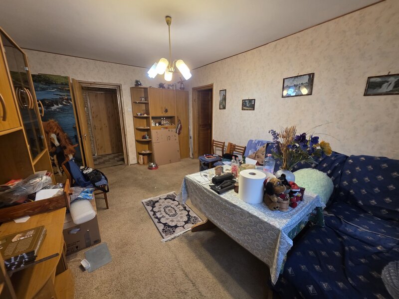 Titan, chiar la intrare in Parcul IOR, pe Lunca Bradului, la Scoala 195