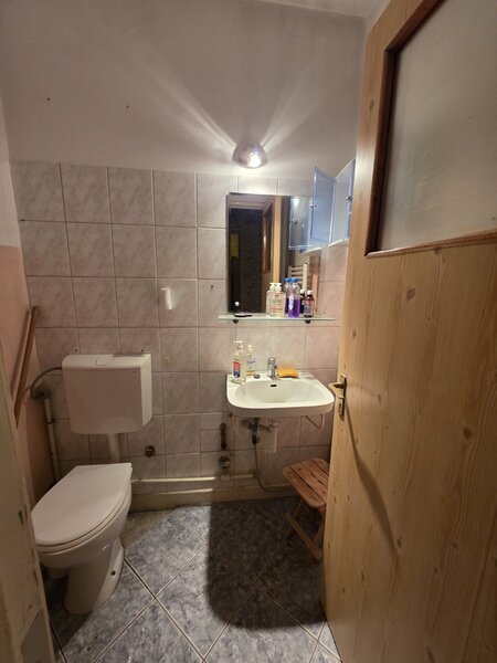 Titan, chiar la intrare in Parcul IOR, pe Lunca Bradului, la Scoala 195